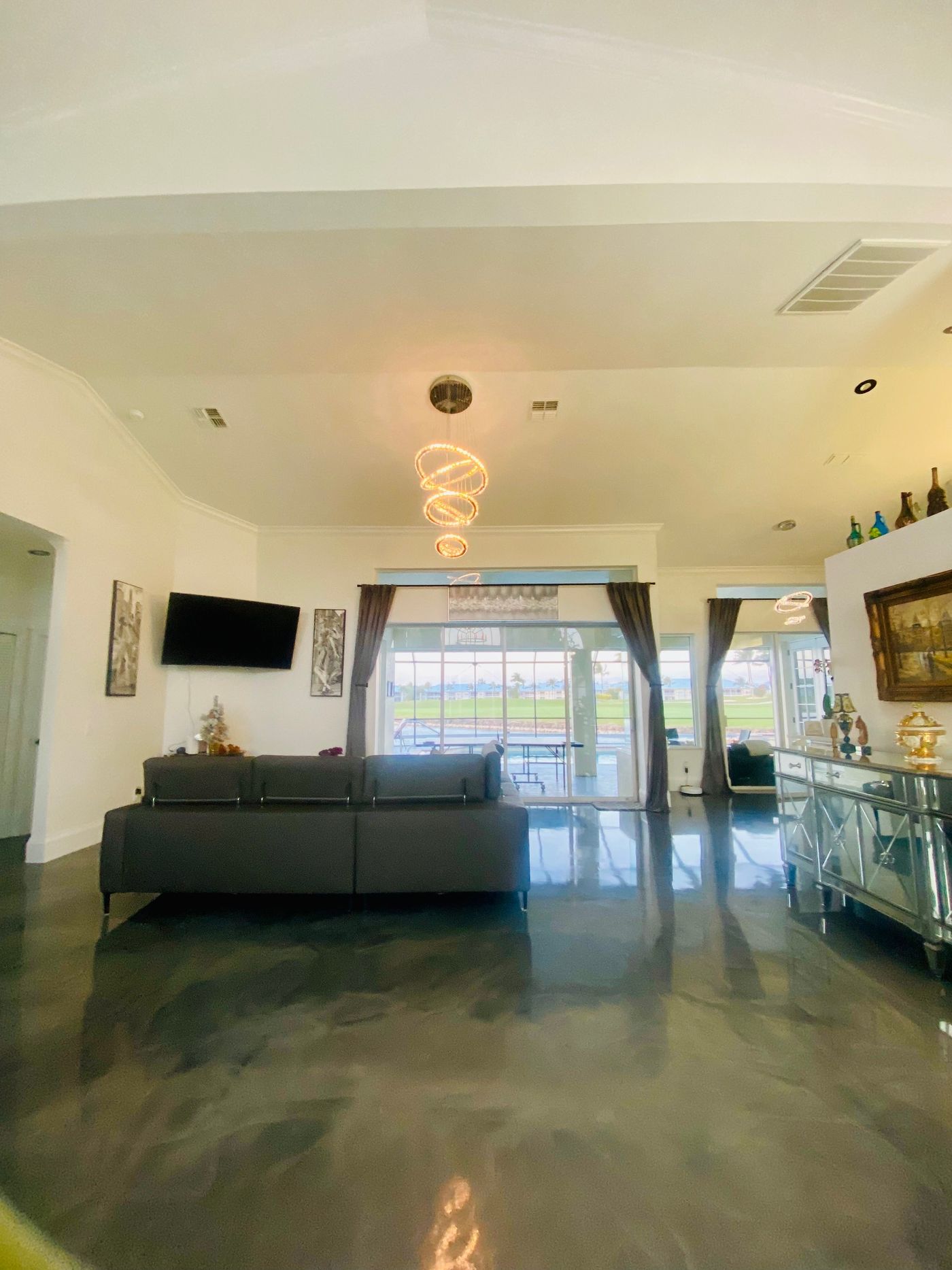 Nave-a-Lago — Living room